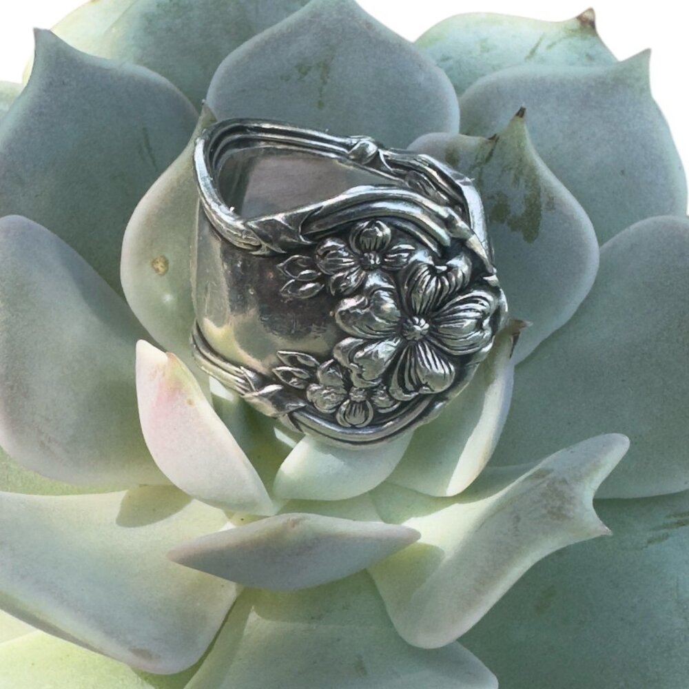 Vintage WM Rogers & Son AA Silverware Flower Spoon Ring Size 7 Artisan Crafted - Picture 5 of 13